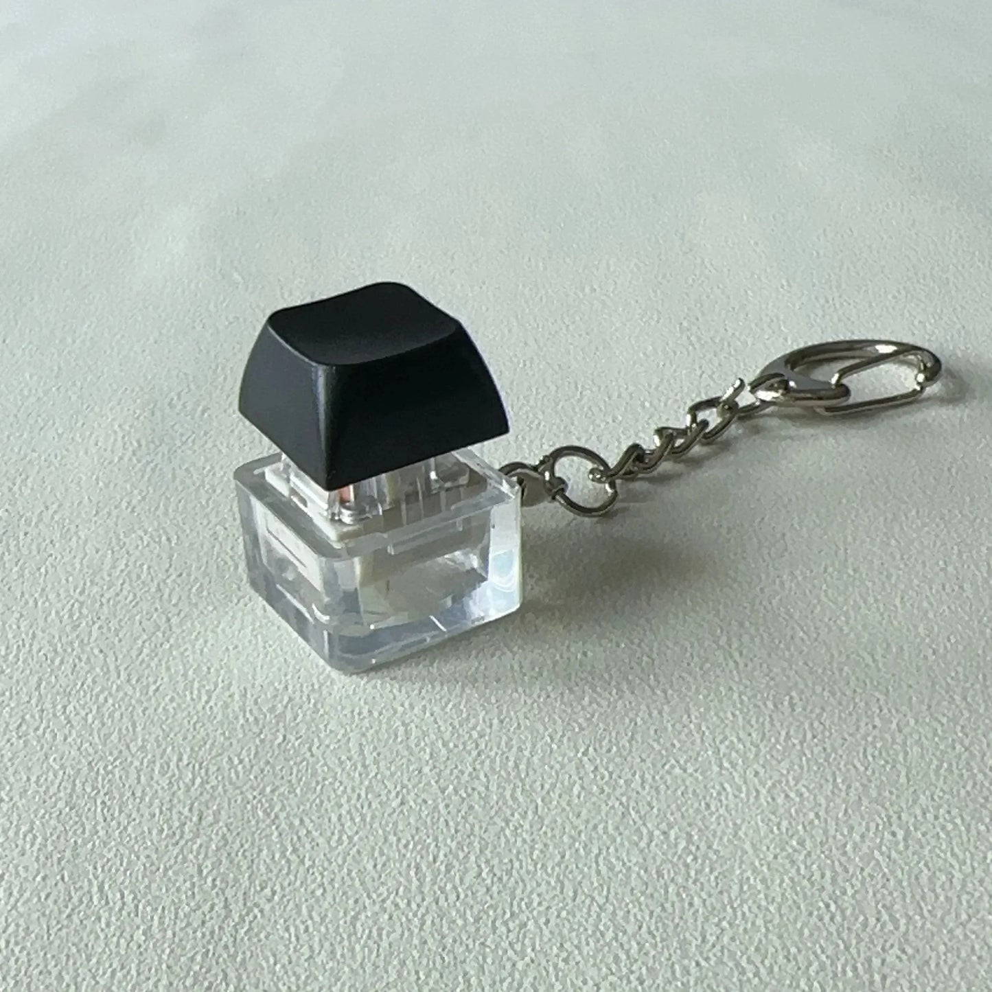 New Stress Anxiety Relief Keyboard Keychain Four Finger Button for Office Home Adults Kid Decompression Clicker Hot Gadget Gifts